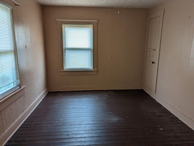 Foto del edificio - 204 N Irwin St