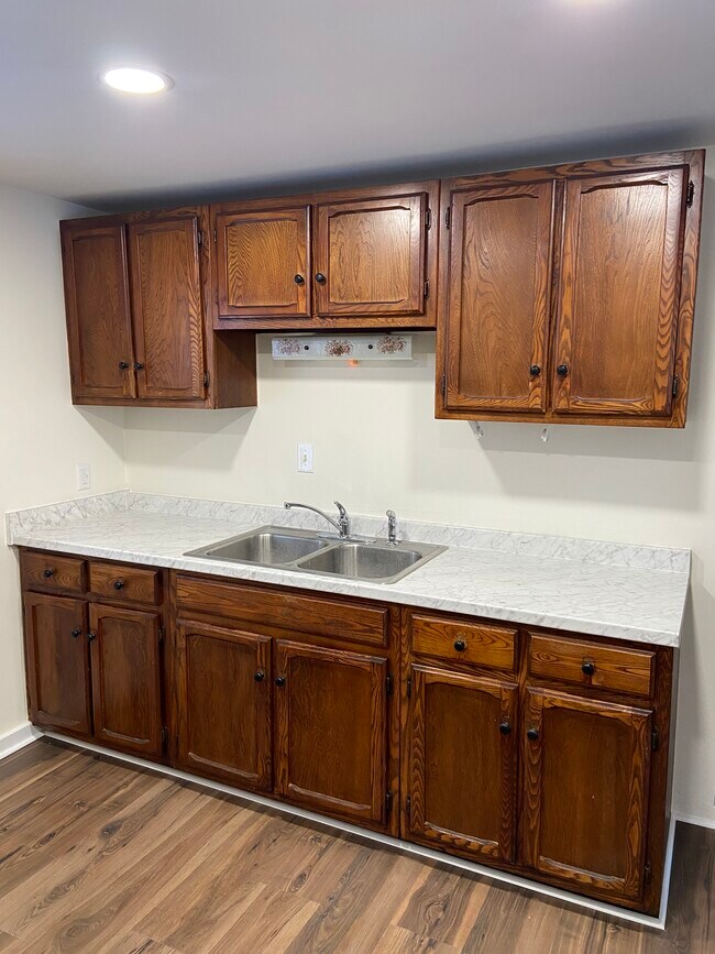 Building Photo - 1914 N Madison St