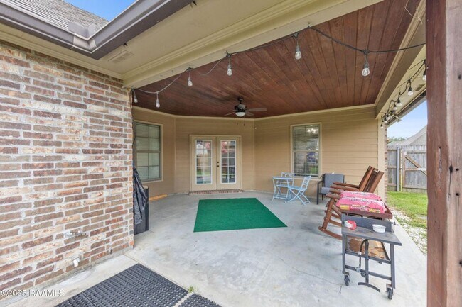 Building Photo - Beautiful 3 bed, 2 bath home available in ...