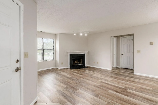 Building Photo - 5340 Darlington Rd