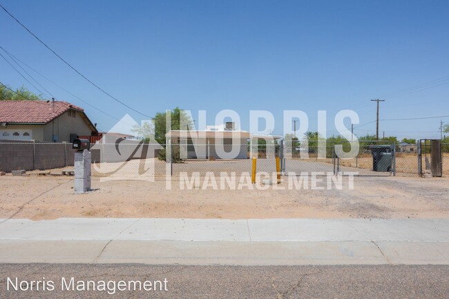 Foto del edificio - 2 br, 1 bath House - 224 E 3rd Ave