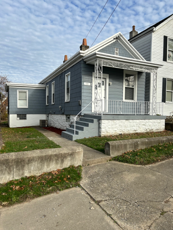 Primary Photo - 909 Walnut St