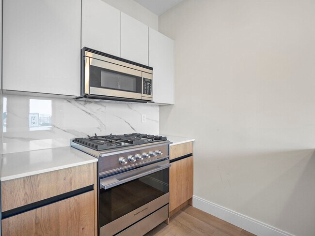 Foto del edificio - 249 Corey Rd