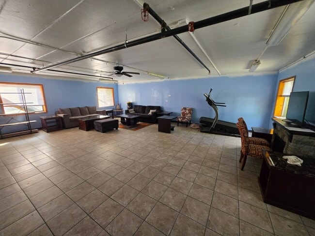 Foto del edificio - 924 Greenbrier Rd