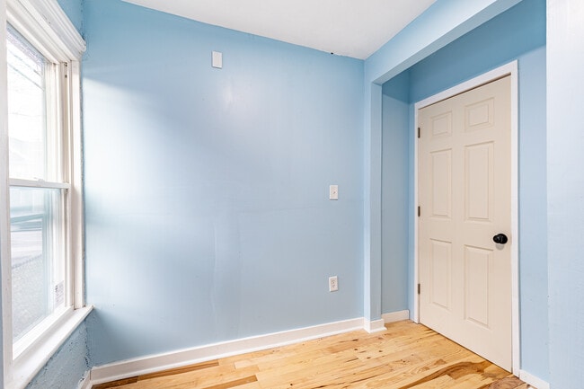 Building Photo - 83 Ridgeway Ave