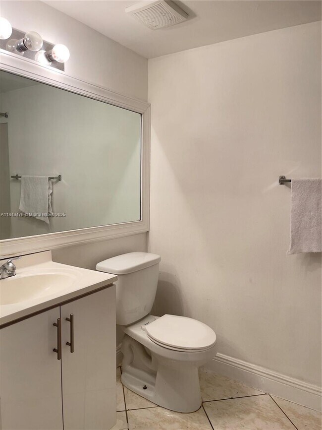 Foto del edificio - 9731 Fontainebleau Blvd