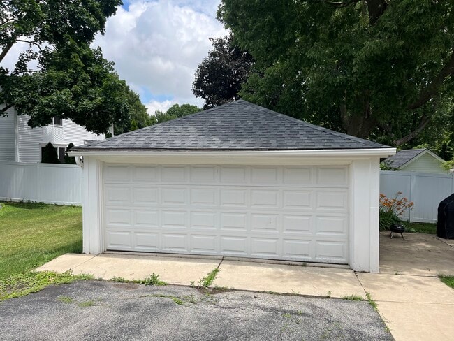 Shared garage - 217 N 6th St