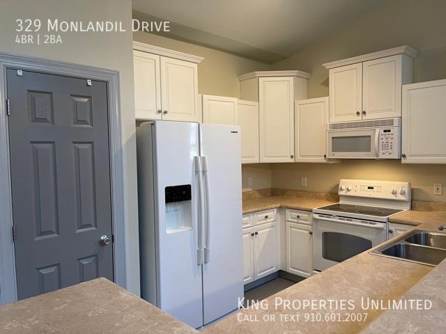 Building Photo - 329 Monlandil Drive