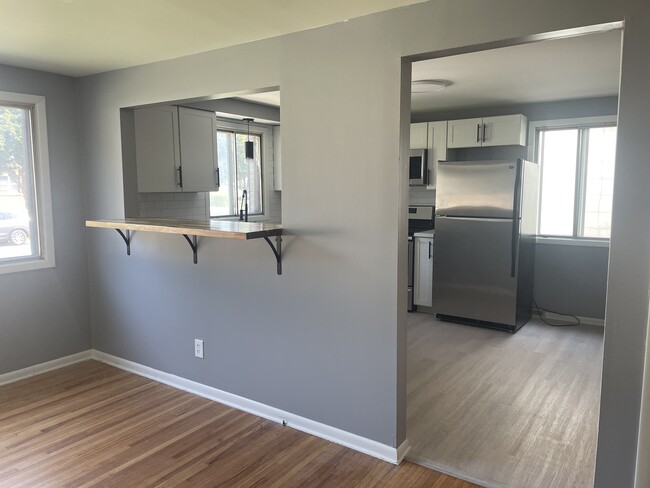 Kitchen - 208 School St
