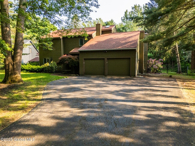 Building Photo - 13 Robinwood Dr
