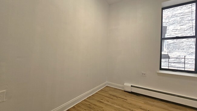 Building Photo - 519 W 151st St