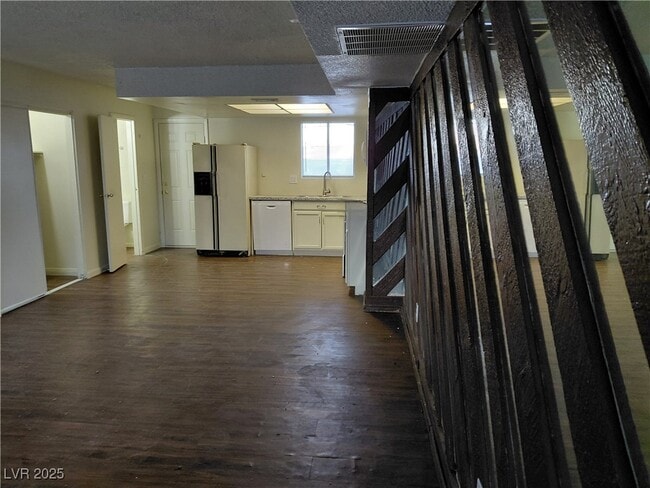 Building Photo - 1336 N Jones Blvd