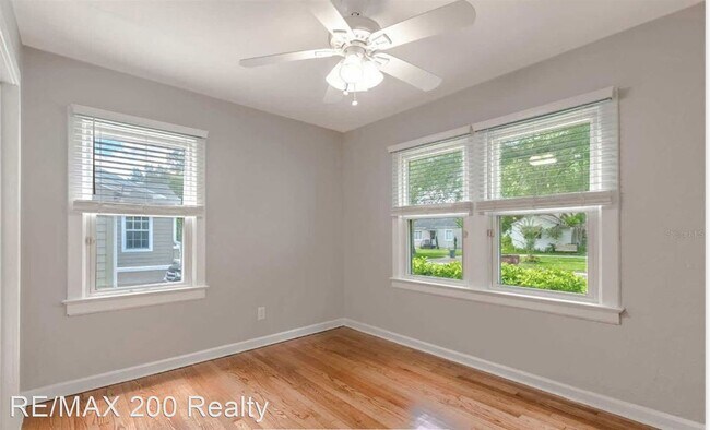 Building Photo - 2 br, 2.5 bath House - 1141 W Smith St