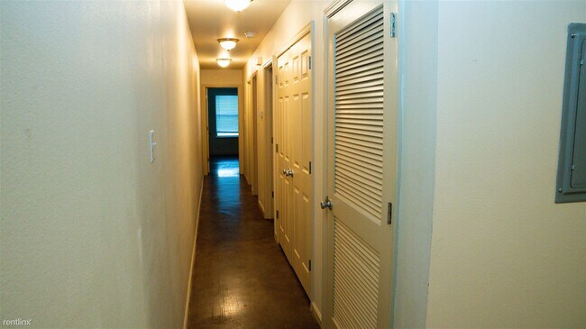 Foto del edificio - 3 br, 2 bath Duplex - 1112 Gum Street A
