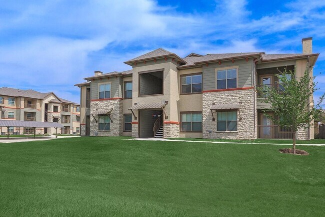 Building Photo - 7902 E Country Dr