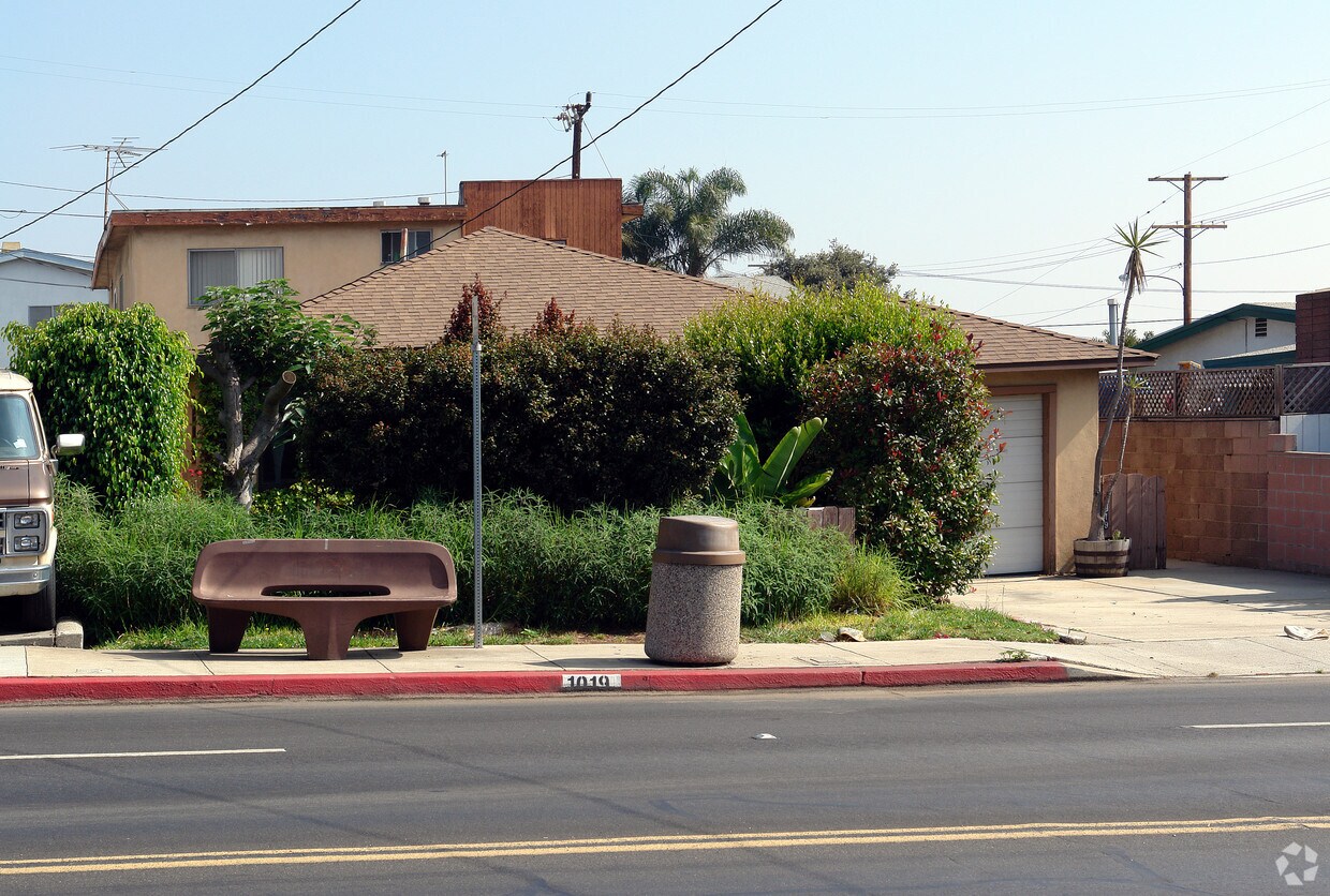 Building Photo - 1019 E Grand Ave