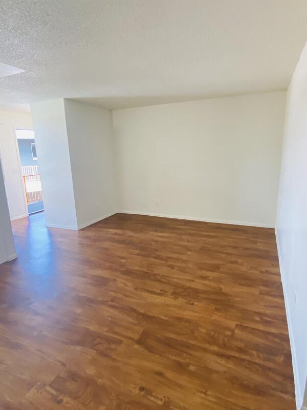 Foto del edificio - 5770 E 10th St