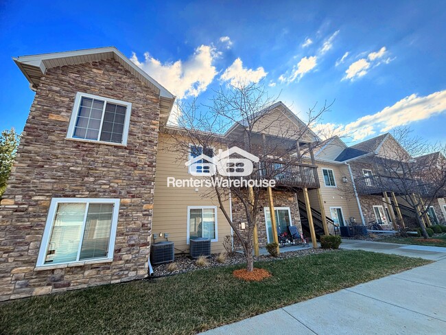 Building Photo - 2000 Meadow Ct