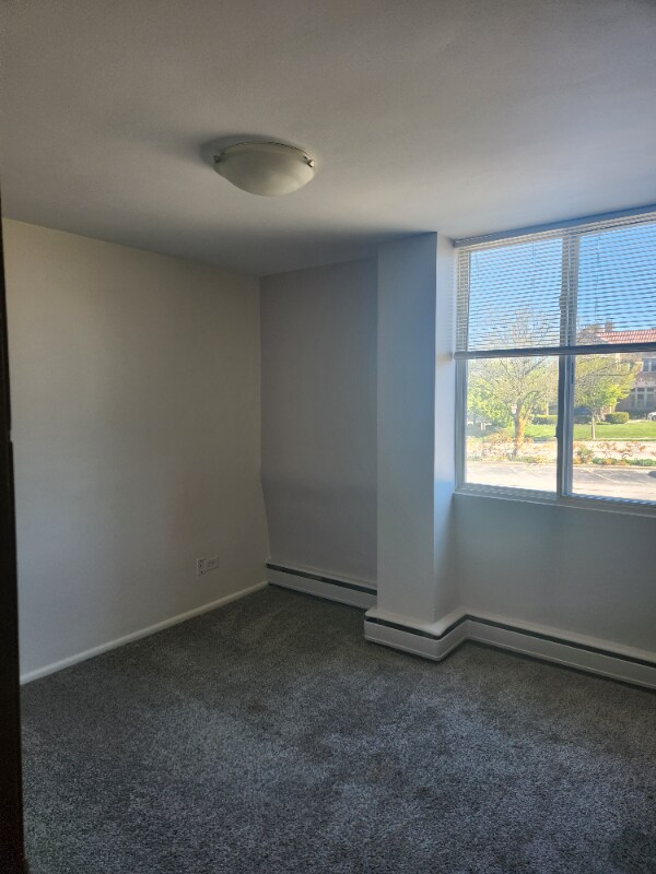 Foto del edificio - 3575 N Oakland Ave