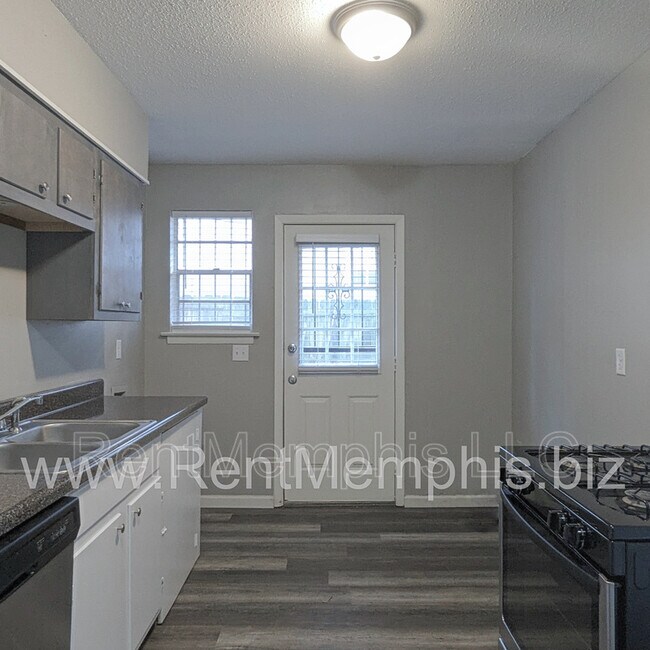 Building Photo - 808 Meda St