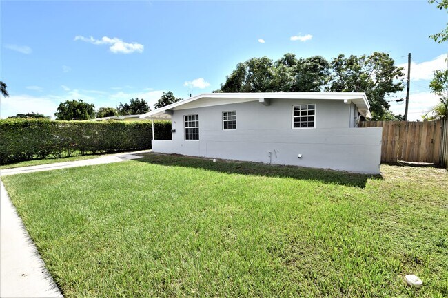 Building Photo - 38 Tortuga Rd