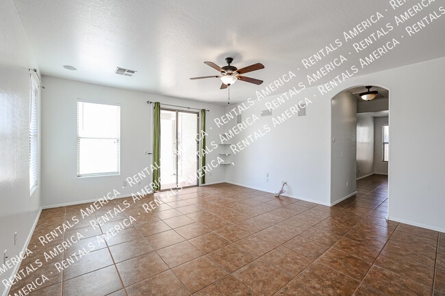 Foto del edificio - 4635 W Burgess Ln