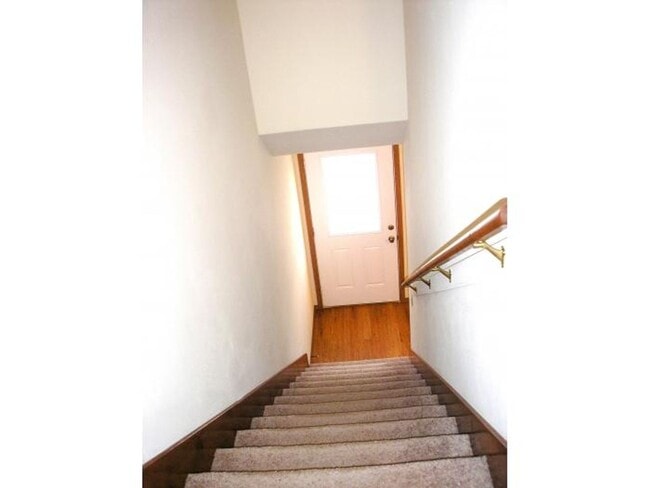 Building Photo - 20316 Skyview Dr