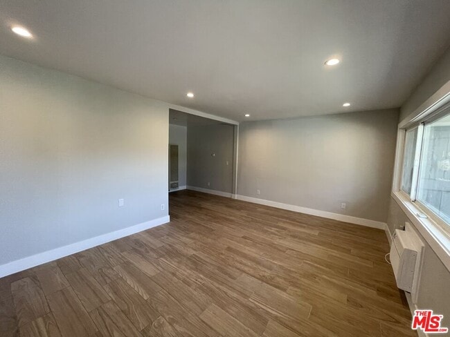 Building Photo - 9949 Pinewood Ave