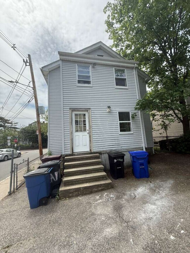 Building Photo - 50 Raymond St