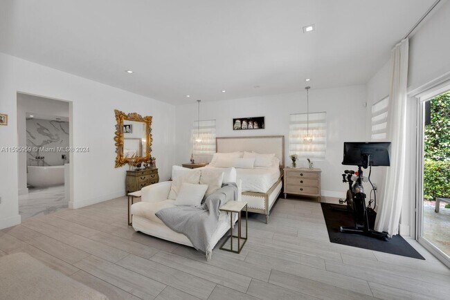 Building Photo - 1534 Sarria Ave