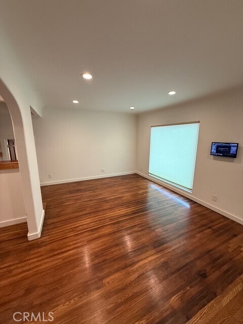 Foto del edificio - 181 Corona Ave