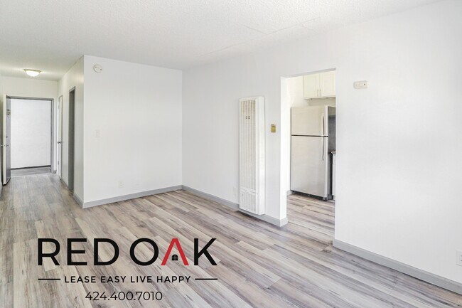 Building Photo - 5119 Fountain Ave