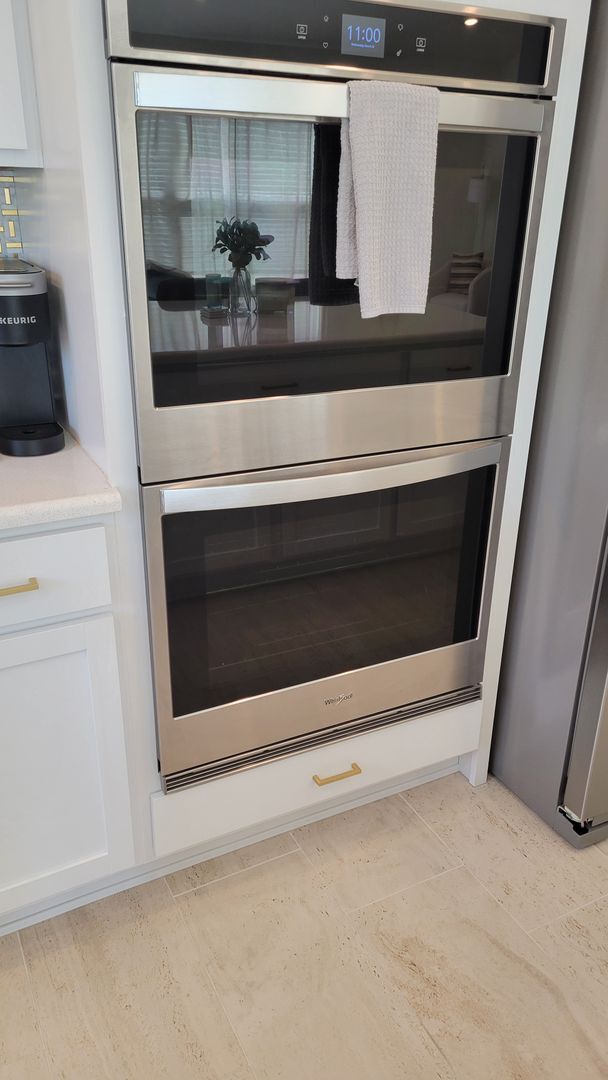 Building Photo - Annual Turnkey furnished 4/2 newer SFH wit...