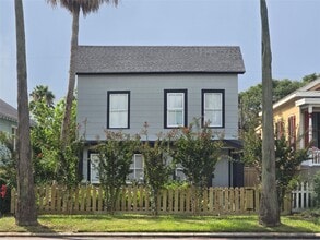 Building Photo - 1119 Broadway Avenue J