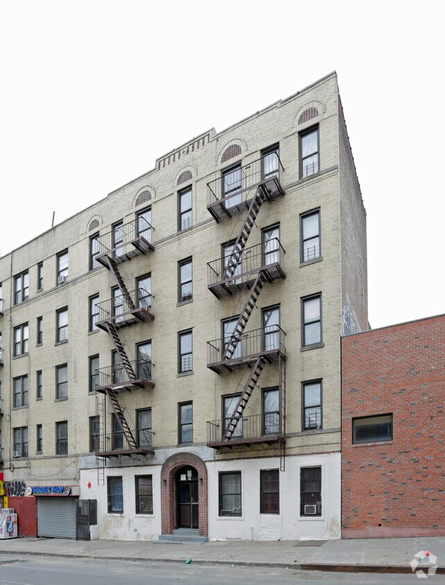 Foto principal - 12 E 213th St