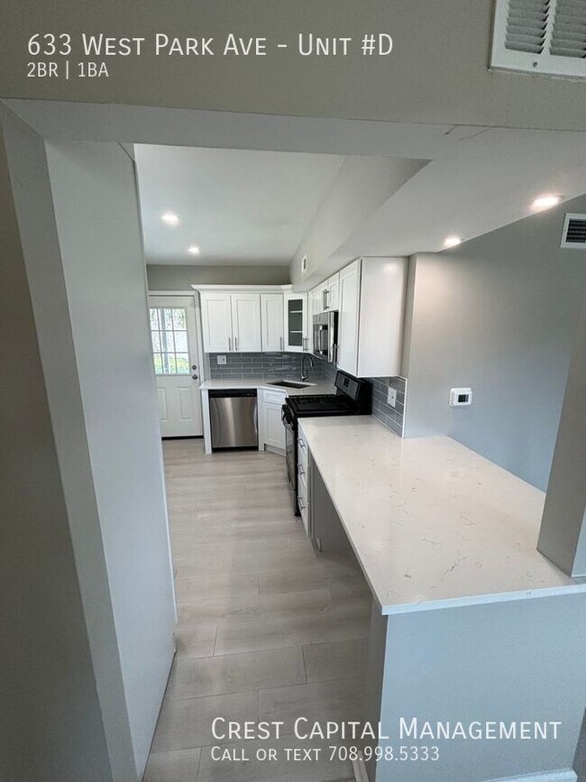 Foto del edificio - 633 West Park Ave Unit #D Libertyville, IL...