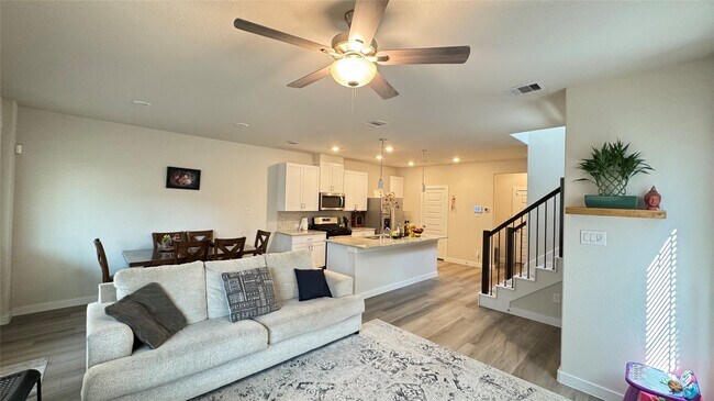 Building Photo - 1505 Red Acer Dr