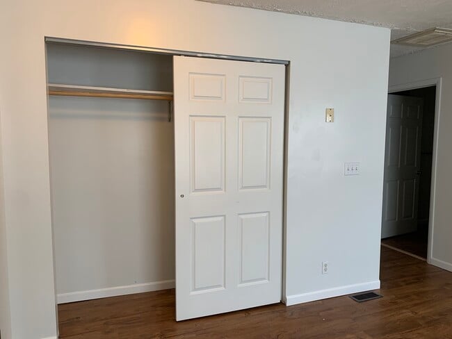 Building Photo - 225 Railroad St