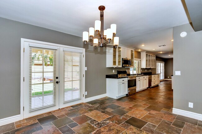 Building Photo - 5948 E Corrine Dr