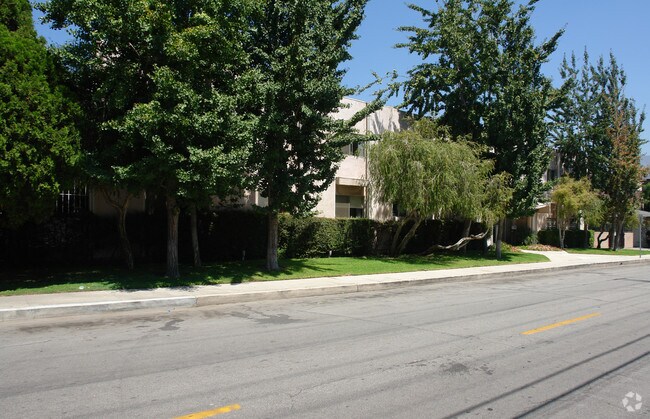 Foto del edificio - 1901 Peyton Ave