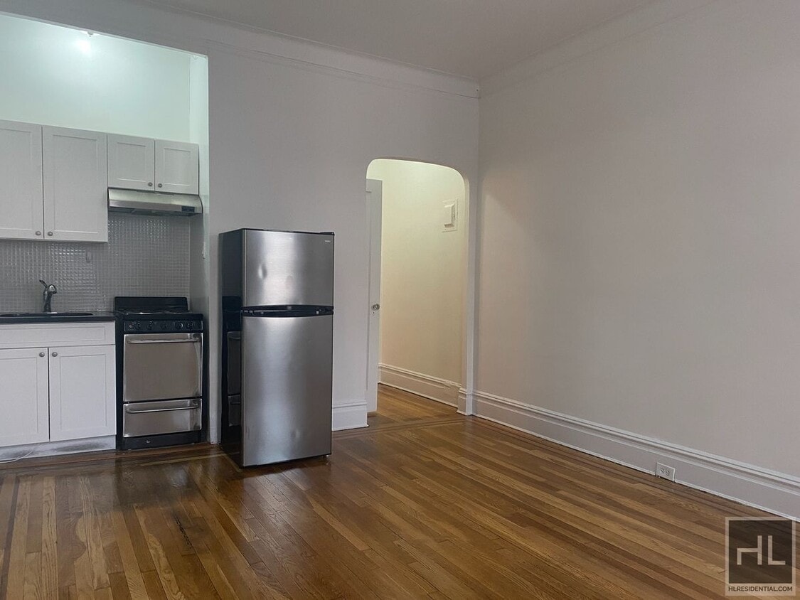 Primary Photo - EAST 87 STREET