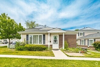 Building Photo - 1553 Cove Dr