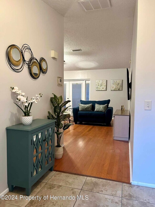 Foto del edificio - 2284 Canfield Dr