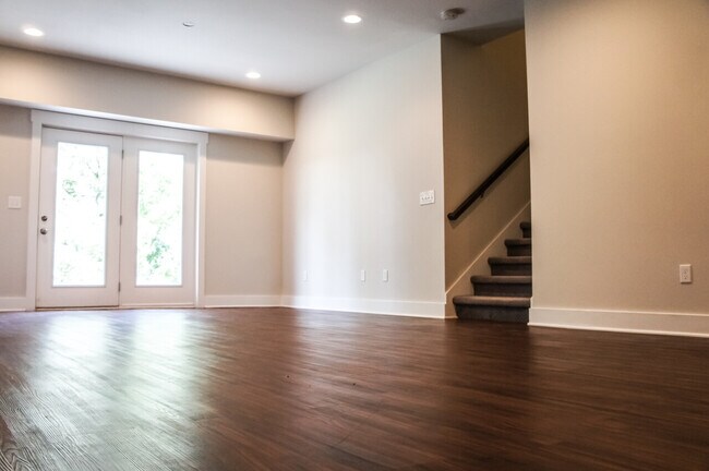 Foto del edificio - 6396 Fairview Rd