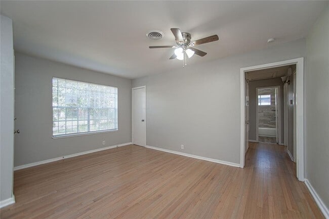 Foto del edificio - 4326 Akard St