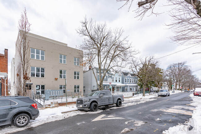 Building Photo - 1913 17th St SE