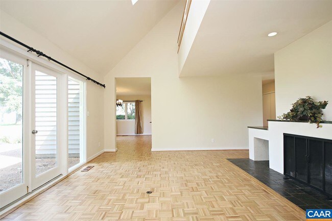 Building Photo - 2526 Ivy Creek Farm Rd