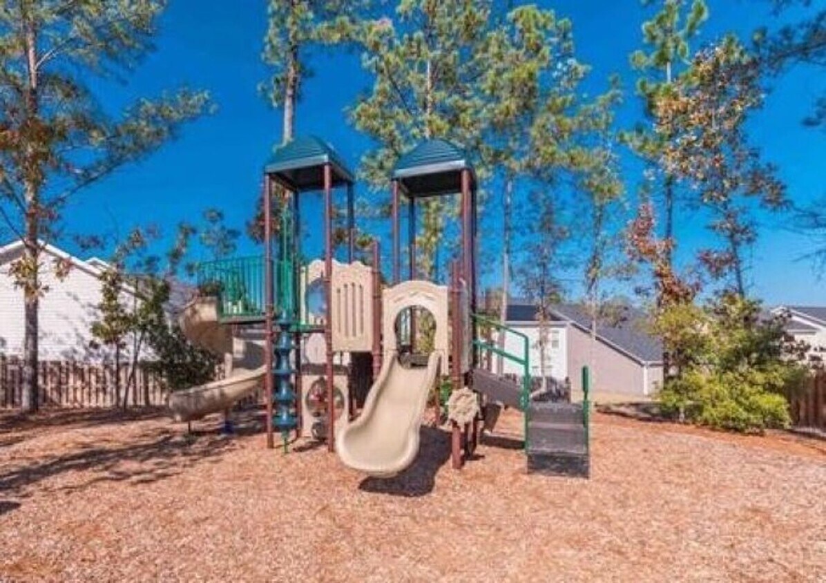 Building Photo - SPACIOUS 2-STORY HOME WITH MODERN COMFORTS