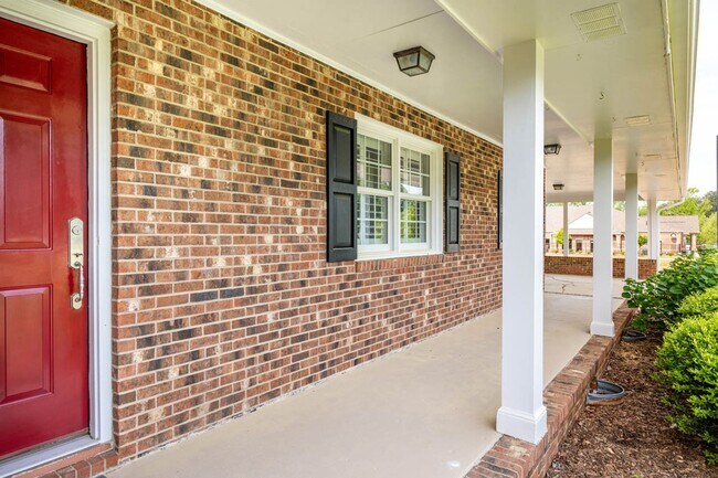 Foto del edificio - 7421 Roberts Rd