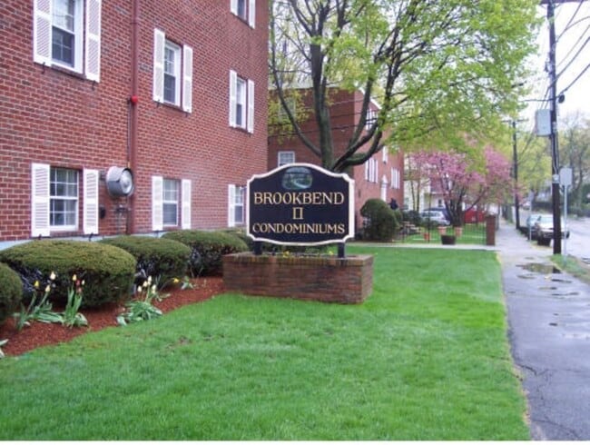 Building Photo - 266 Albion St